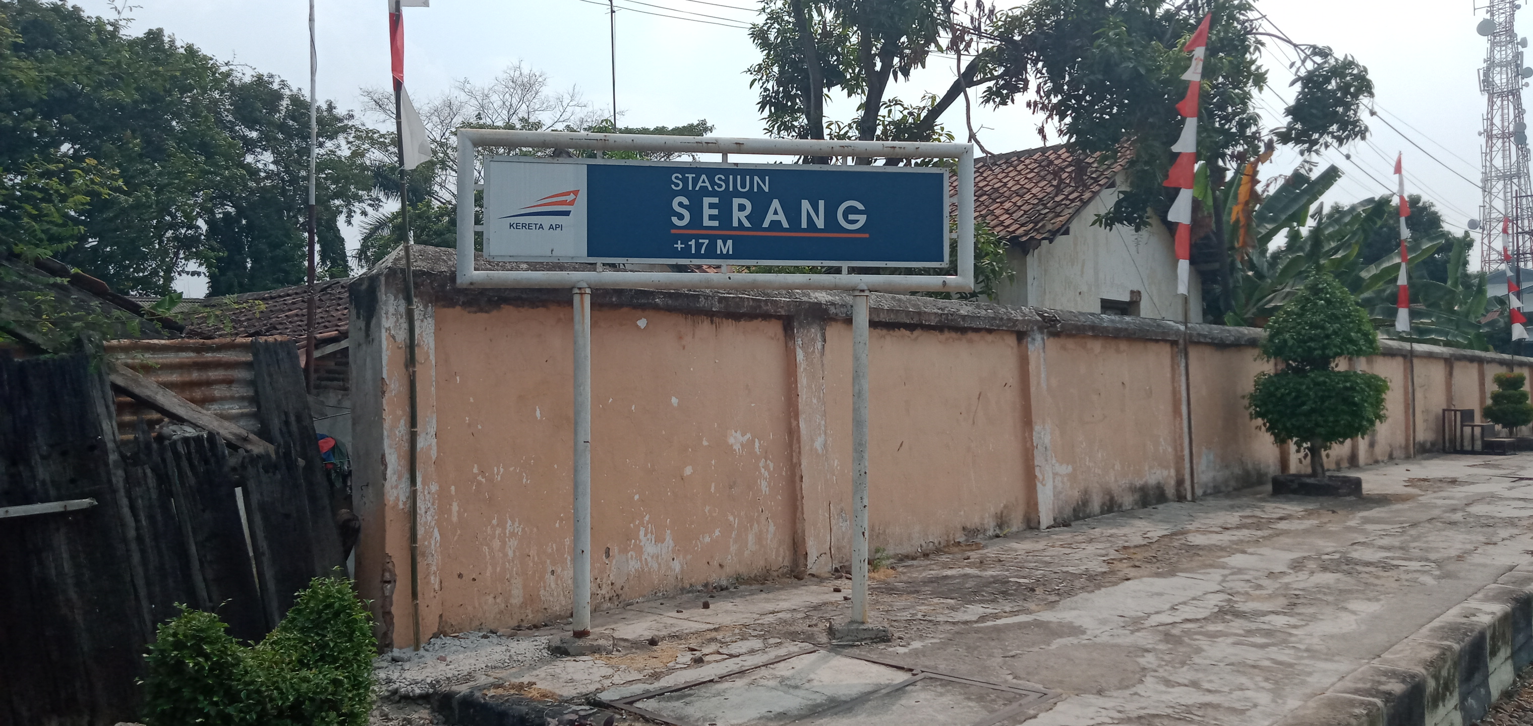 Signs of Serang Station