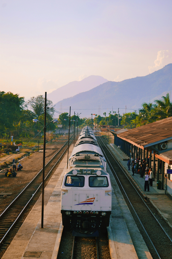 Kereta di Stasiun Cicalengka